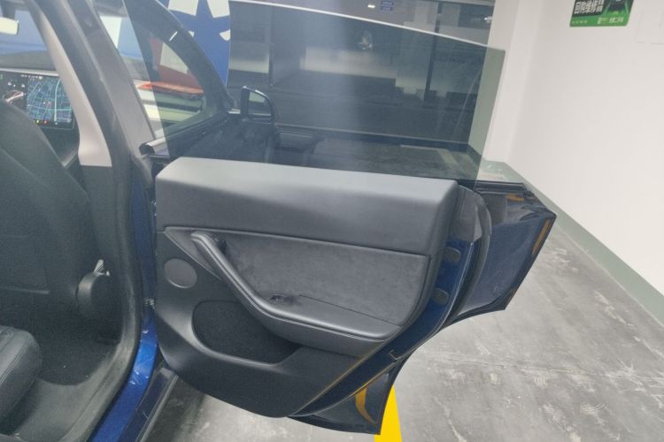 特斯拉 Model Y 2021款 标准续航后驱版中控内饰45