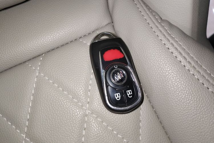 别克GL8 2020款 陆上公务舱 652T 舒适型中控内饰7001