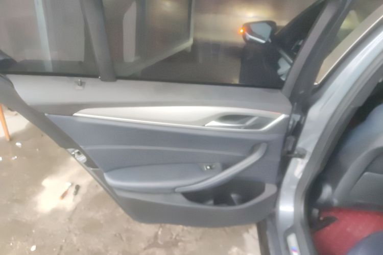 宝马5系(进口) 2019款 525i M运动套装中控内饰7008