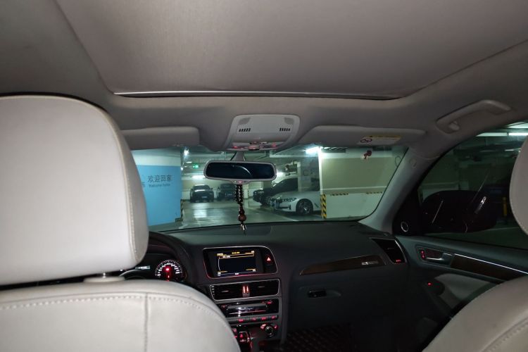 奥迪Q5 2015款 40 TFSI 舒适型中控内饰22