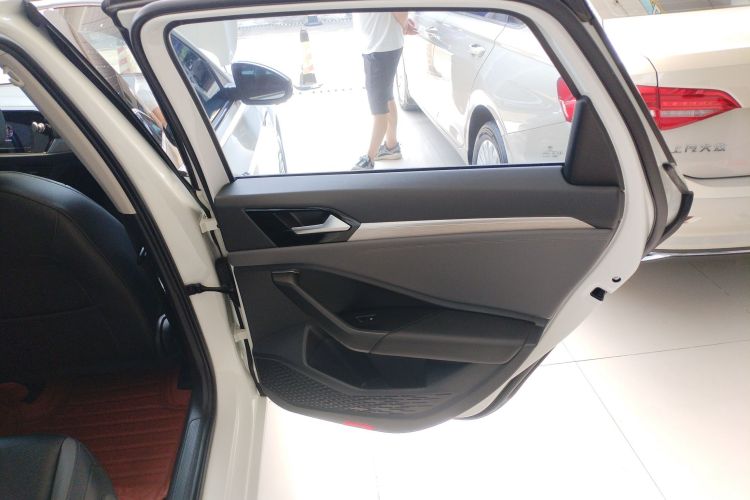 大众 速腾 2021款 200TSI 手动超越版中控内饰45