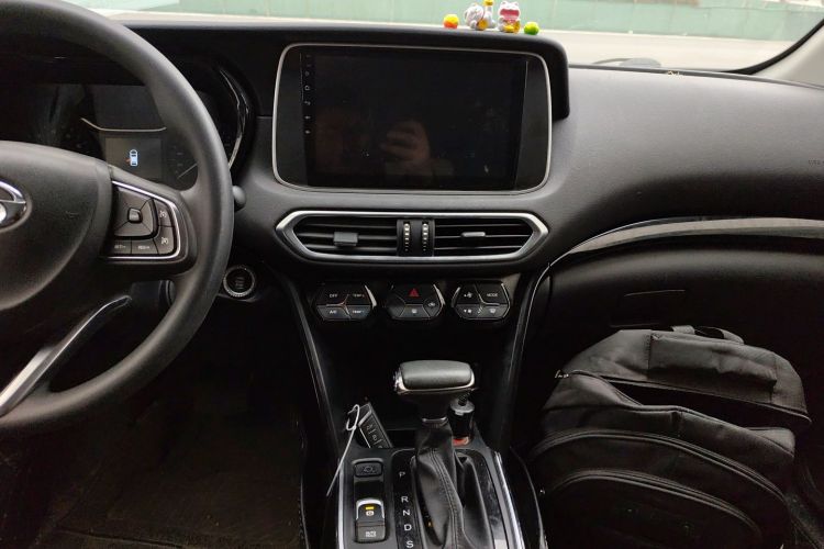 广汽传祺 传祺GS4 2018款 235T 自动两驱精英百万纪念版中控内饰16