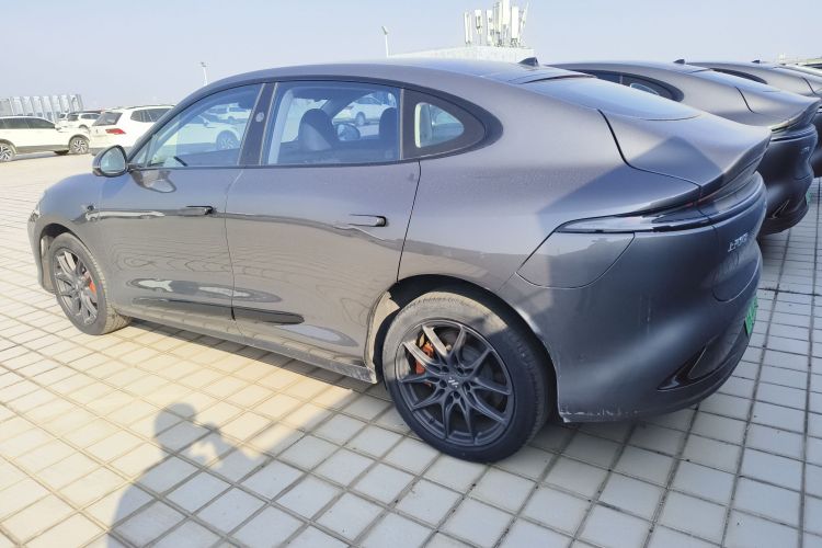 智己汽车 智己LS6 2023款 Max 标准版车身外观4