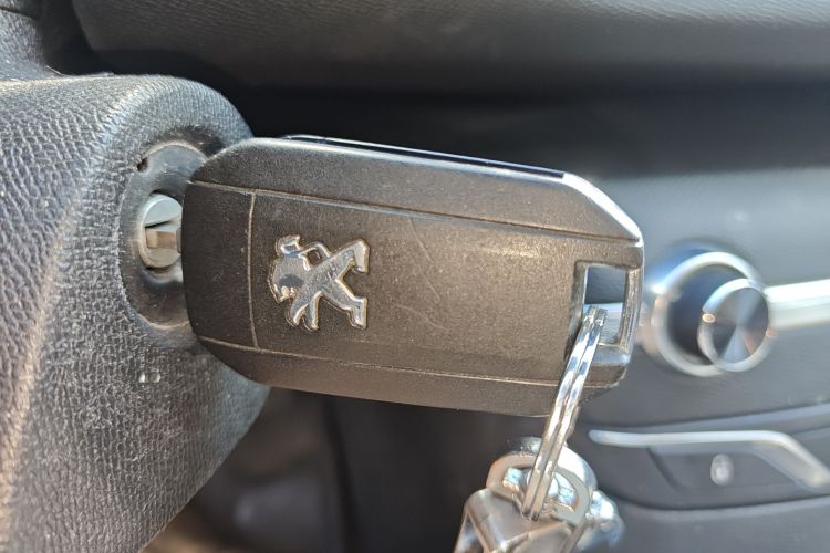 标致308S 2015款 1.6T 自动劲驰版中控内饰7001