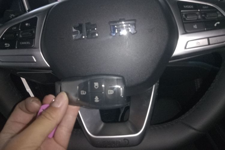 北京BJ40 2023款 2.0T 自动四驱城市猎人版侠客型中控内饰7001