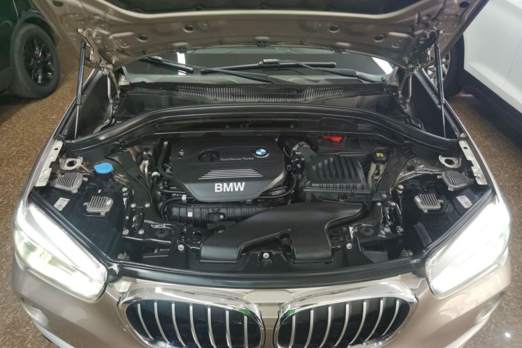 宝马X1 2018款 xDrive20Li 尊享型机舱底盘24