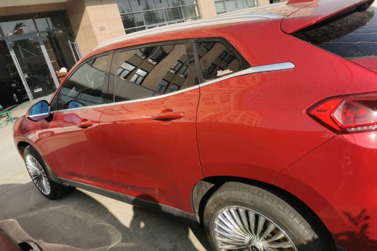 魏牌 VV7 2017款 VV7c 2.0T 超豪型车身外观4