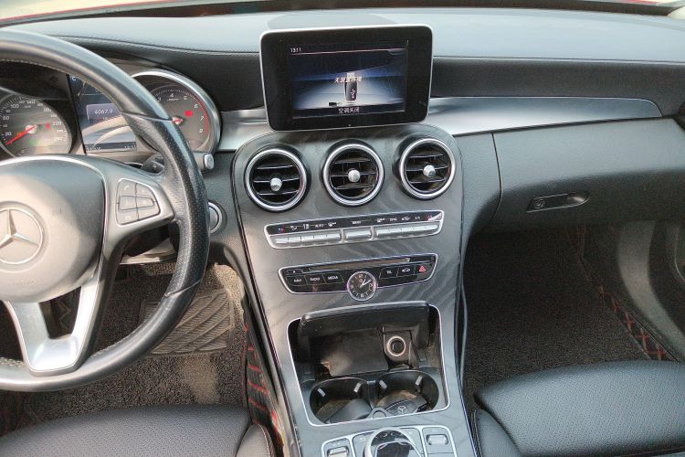 奔驰C级 2017款 改款 C 180 L 动感型运动版局部细节16