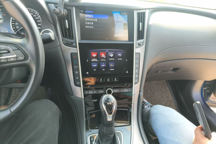 英菲尼迪Q50L 2018款 2.0T 逸享版 国V中控内饰16