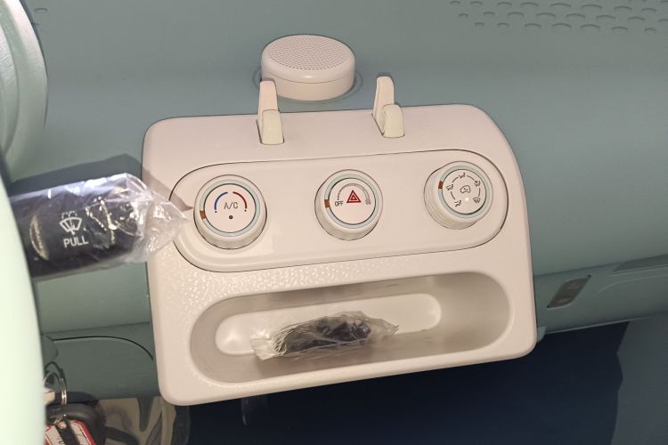 凌宝汽车 凌宝uni 2025款 微甜版 11.52kWh中控内饰16