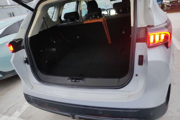 捷途山海L7 2024款 1.5T 120km ULTRA 7座机舱底盘23