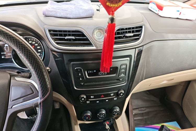 五菱汽车 五菱宏光 2016款 1.5L 改款S舒适型中控内饰16