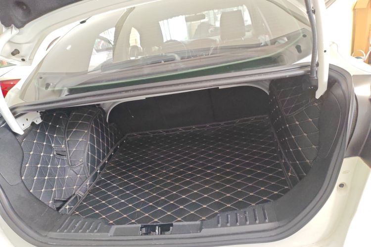 福特 福克斯 2018款 三厢经典 1.6L 自动舒适型智行版局部细节23