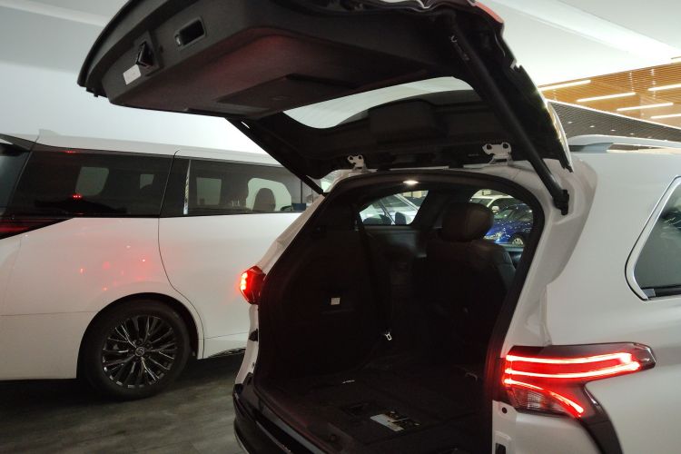 丰田 赛那SIENNA 2023款 2.5L混动 铂金版局部细节23