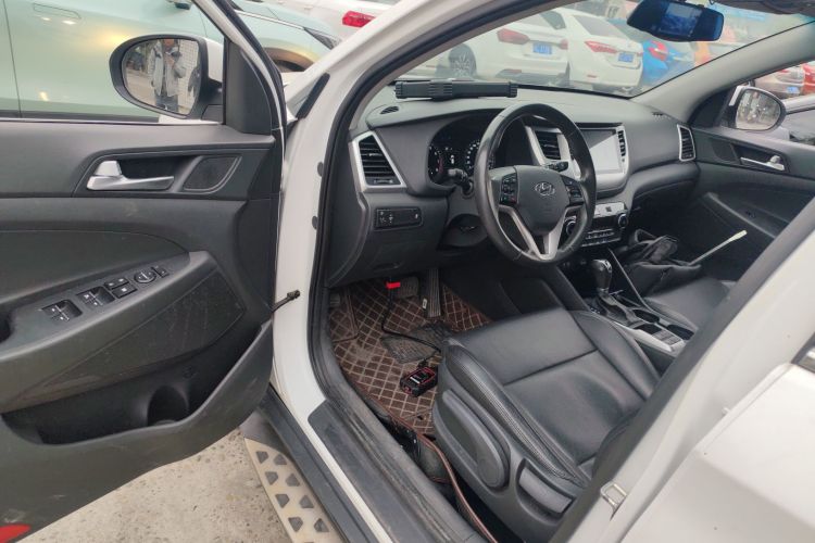 现代 途胜 2015款 1.6T 双离合两驱智能型中控内饰20