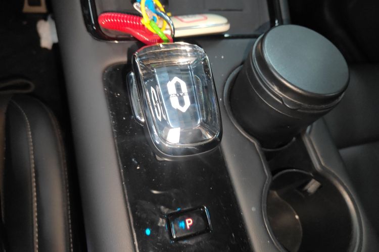 鸿蒙智行 问界M5 2022款 增程四驱性能版中控内饰18