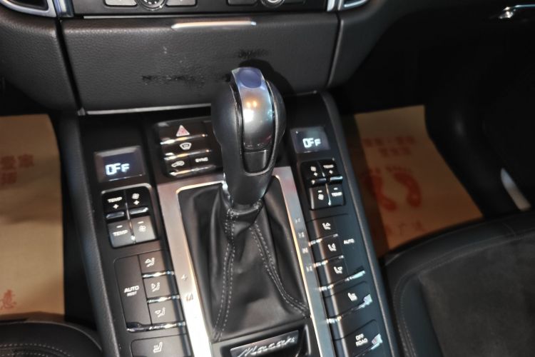 保时捷 2014款 Macan 2.0T中控内饰18