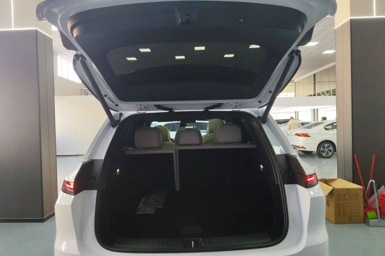 理想汽车 理想L6 2024款 Pro机舱底盘23