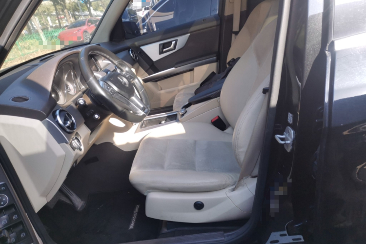 奔驰GLK级 2015款 GLK 300 4MATIC 时尚型 极致版中控内饰19