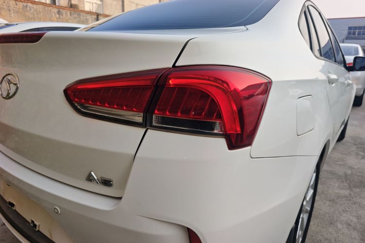 东南A5翼舞 2019款 1.5L 手动翼豪版 国VI车身外观9