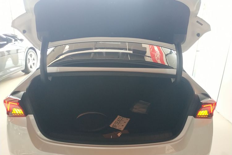 起亚K5 2021款 270T CVVD 时尚版局部细节23