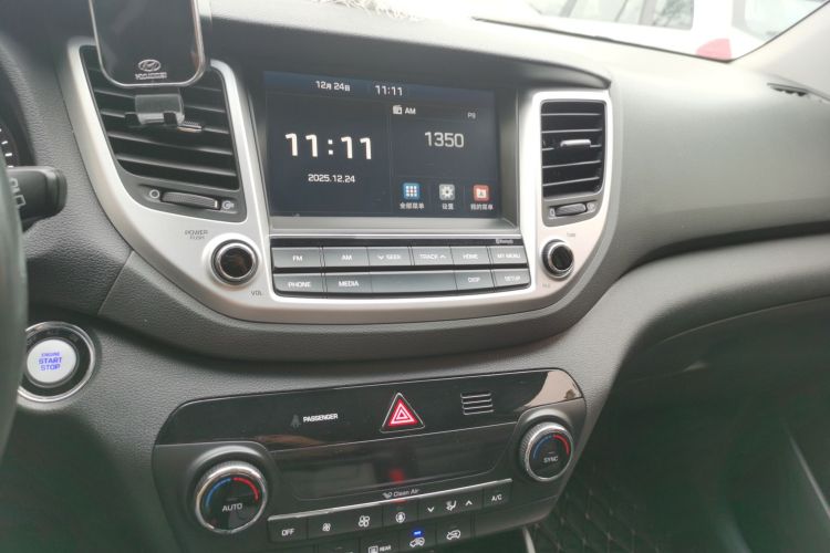 现代 途胜 2015款 1.6T 双离合两驱智能型中控内饰16