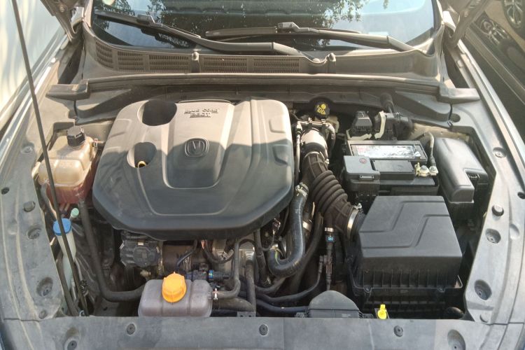 长安 逸动 2020款 PLUS 蓝鲸NE 1.4T GDI DCT尊贵型机舱底盘24