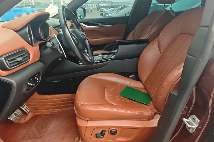 玛莎拉蒂 Levante 2019款 3.0T 标准版 国V中控内饰19