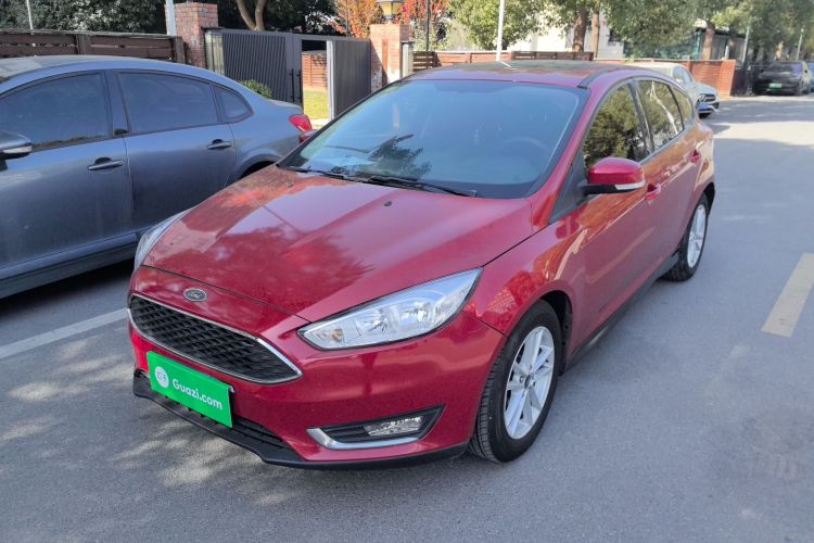 福特 福克斯 2018款 两厢经典 1.6L 自动风尚型智行版车身外观1