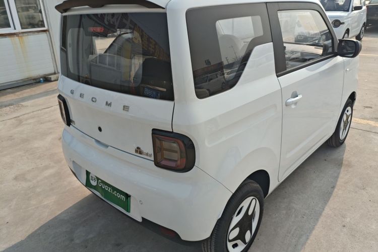 吉利银河 熊猫 2025款 210km 元气熊车身外观7