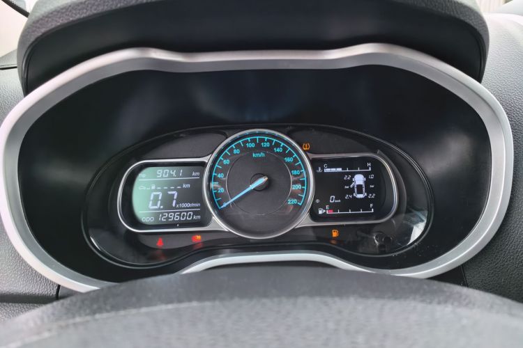 SWM斯威汽车 SWM斯威X3 2021款 1.5L 手动舒适型 7座中控内饰14