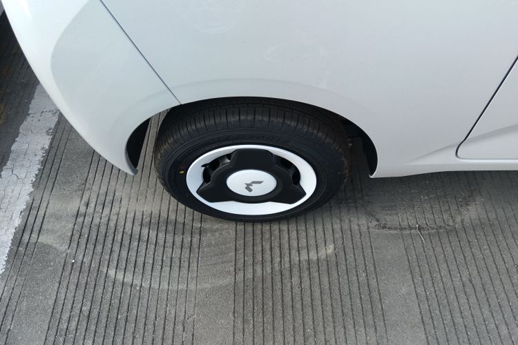 五菱汽车 宏光MINIEV 2024款 第三代 215km 青春版车身外观6008