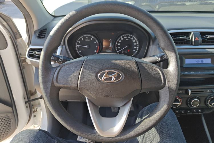 现代 瑞纳 2017款 1.4L 手动焕新版 国VI中控内饰13