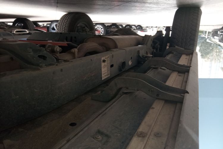 北京BJ40 2023款 2.0D 自动四驱刀锋英雄版侠客型（前后电控锁）局部细节9001