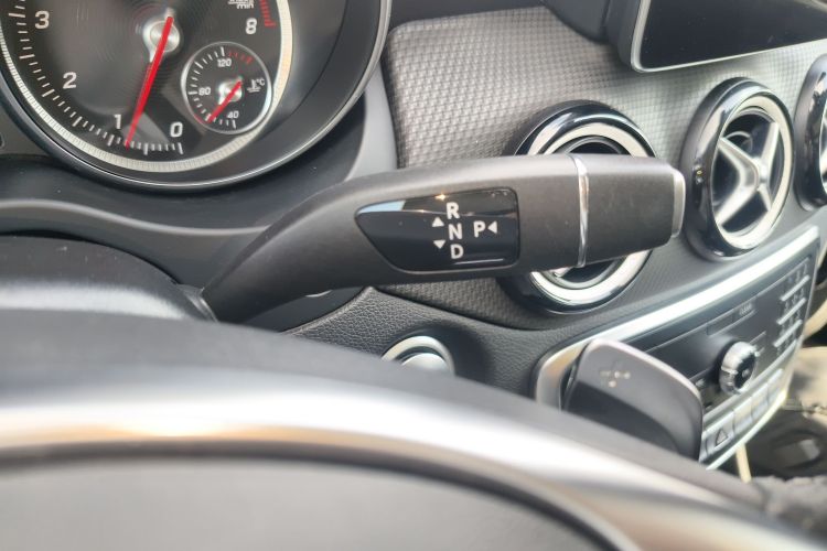 奔驰GLA 2019款 GLA 200 时尚型局部细节18