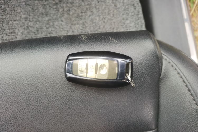 哈弗H2 2016款 红标 1.5T 自动两驱精英型中控内饰11