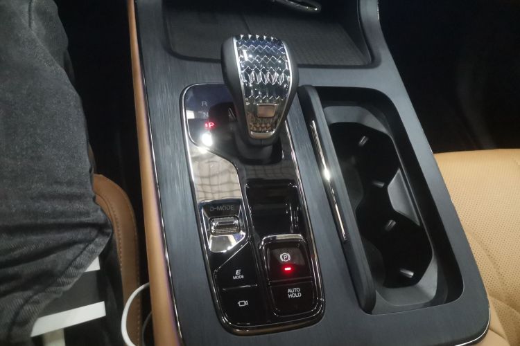 广汽传祺 传祺ES9 2024款 PHEV 143km Max中控内饰18