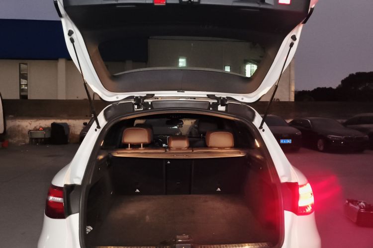 奔驰GLC 2018款 GLC 260 4MATIC 动感型局部细节23