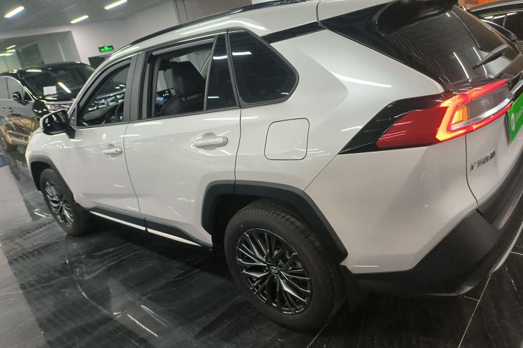 丰田 威兰达 2023款 2.0L CVT两驱豪华PLUS版车身外观6003