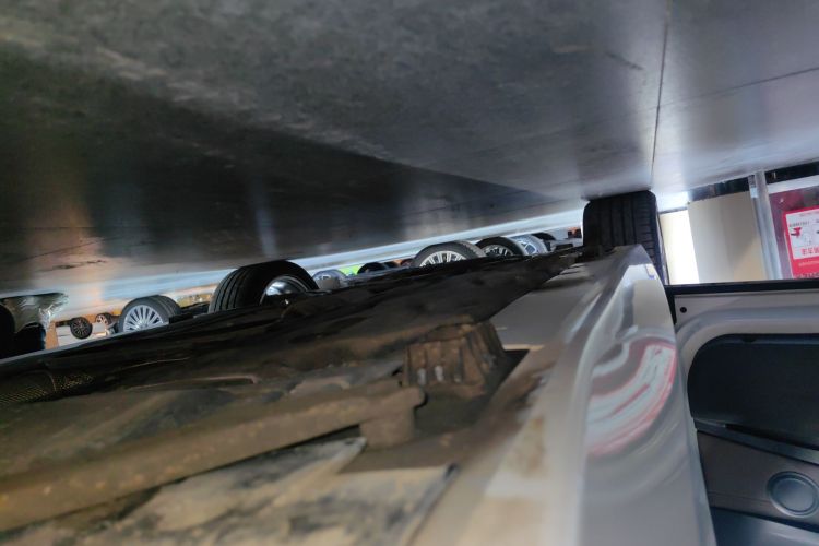 宝马1系 2020款 120i M运动套装局部细节9002