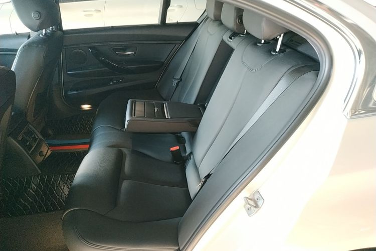 宝马3系 2016款 320Li 时尚型中控内饰21