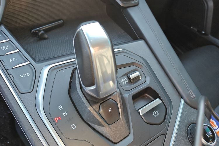 领克01 2021款 2.0TD 两驱型Pro中控内饰18