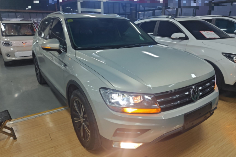 大众 途观L 2020款 330TSI 自动两驱全景舒适版 国VI车身外观3