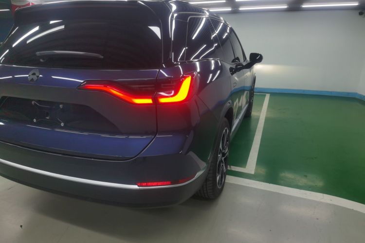 蔚来ES8 2020款 580KM 七座版车身外观9