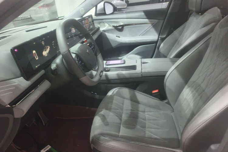 岚图汽车 岚图追光 2023款 四驱旗舰版中控内饰19