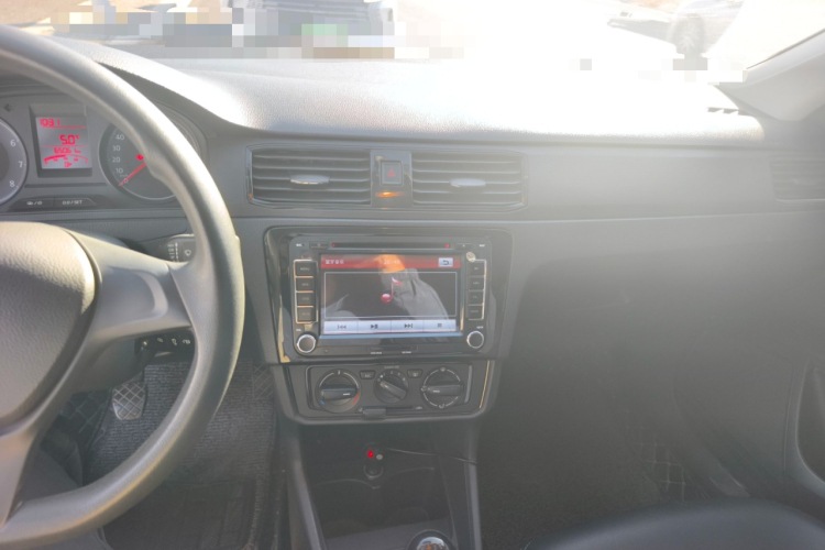 大众 桑塔纳 2016款 1.6L 手动风尚版中控内饰16