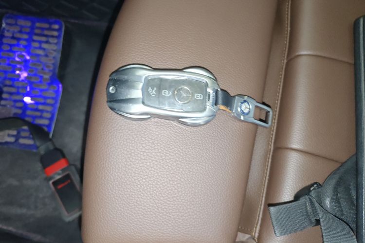 奔驰GLB 2022款 GLB 220 动感型中控内饰11