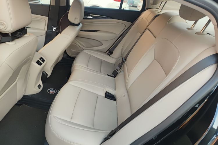 别克 君威 2020款 552T 精英型中控内饰21