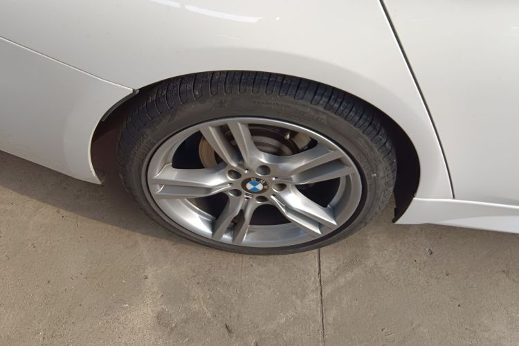 宝马3系 2019款 320i M运动套装车身外观6008