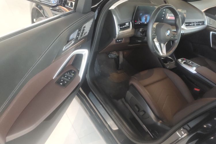 宝马X1 2023款 xDrive25Li X设计套装中控内饰20